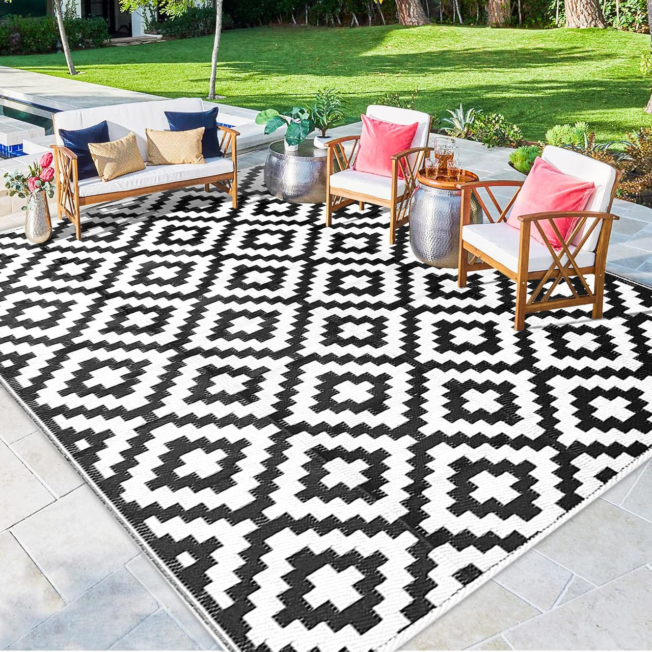 Outdoor Rug,Reversible Mats, Plastic Straw Rug, Modern Indoor Outdoor Area Rug, Large Floor Mat and Rug for Outdoors, RV, Patio, Backyard, Deck, Picnic, Beach, Trailer, Camping, Black & White, 5' X 8'