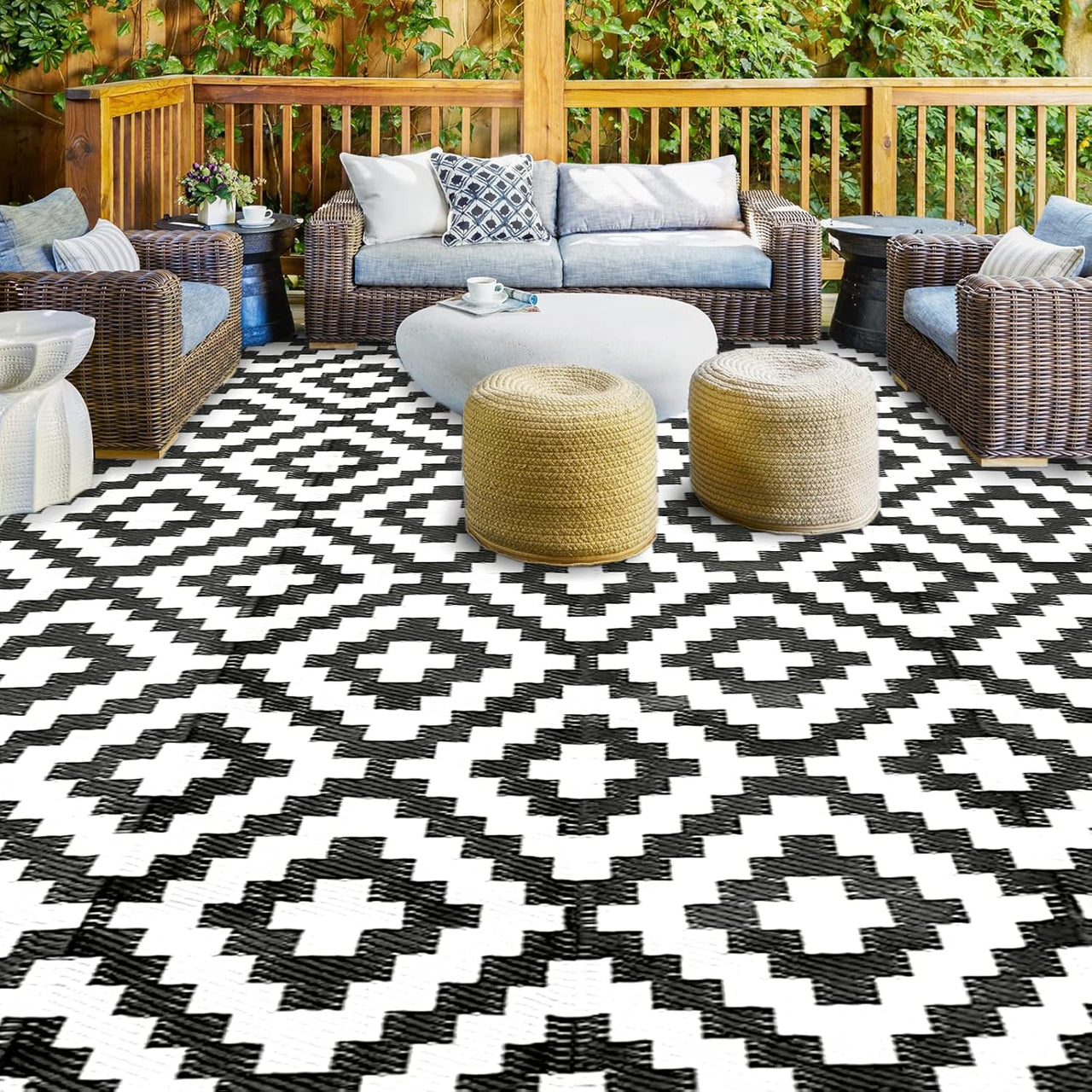 Outdoor Rug,Reversible Mats, Plastic Straw Rug, Modern Indoor Outdoor Area Rug, Large Floor Mat and Rug for Outdoors, RV, Patio, Backyard, Deck, Picnic, Beach, Trailer, Camping, Black & White, 5' X 8'